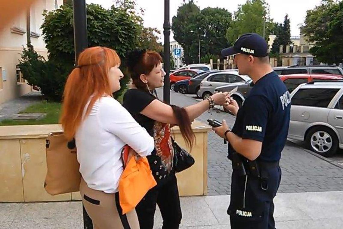 Działaczki Ruchu Kobiet z konferencji trafiły na komisariat. Poseł chce wyjaśnień Działaczki Ruchu Kobiet z konferencji trafiły na komisariat. Poseł chce wyjaśnień