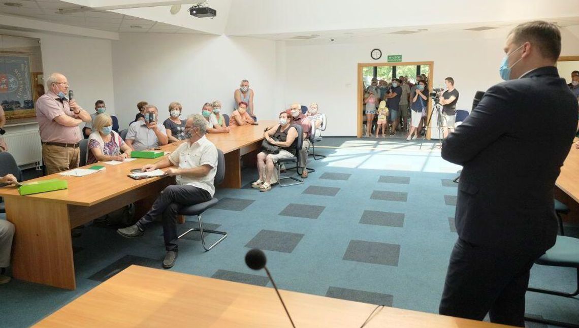 Działkowcy przekonali burmistrza Lubartowa. "Za mojej kadencji ta droga nie powstanie" Działkowcy przekonali burmistrza Lubartowa. "Za mojej kadencji ta droga nie powstanie"