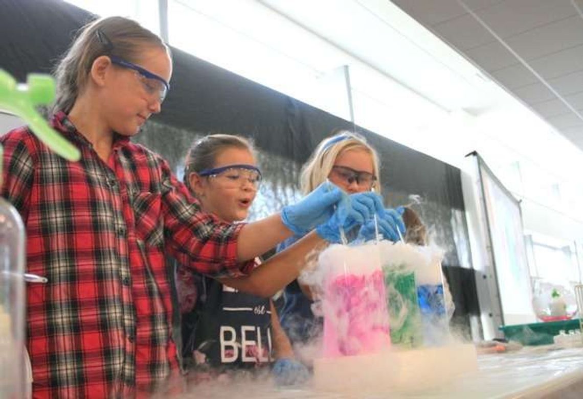 Dzieci oczarowane nauką. Lubelski Festiwal Nauki w Puławach (zdjęcia)