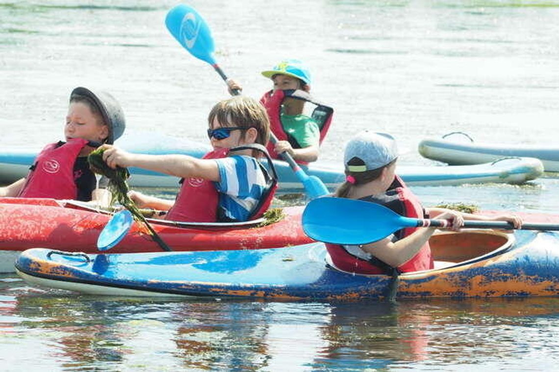 Dzieci pływały kajakami po Bystrzycy Dzieci pływały kajakami po Bystrzycy