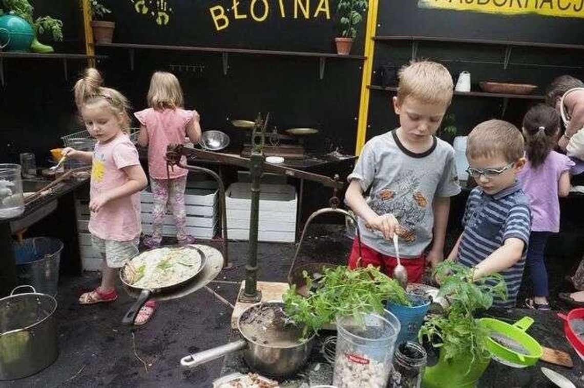 Dzieci są albo czyste, albo szczęśliwe. Tak działa Błotna kuchnia