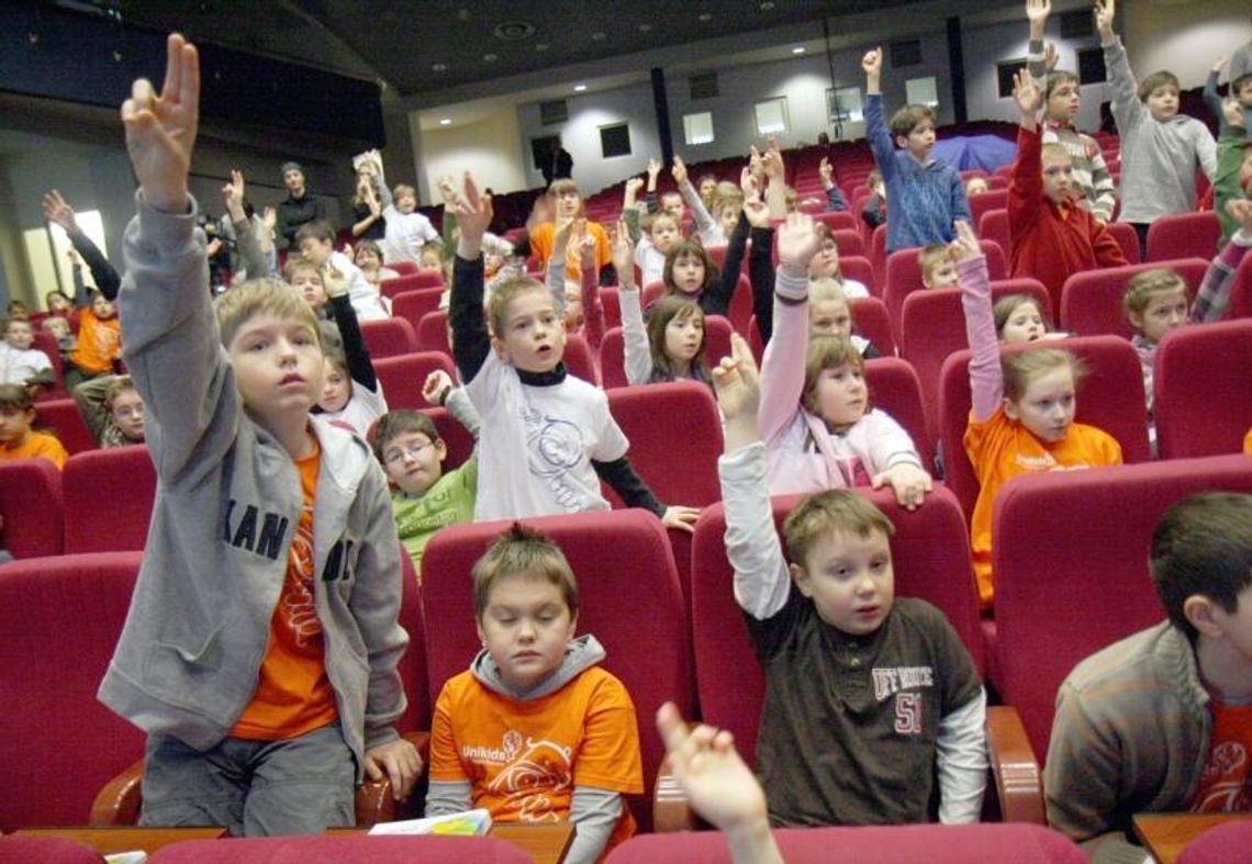 Dzieci w kolejce po indeks. Drugi Uniwersytet Dziecięcy w Lublinie