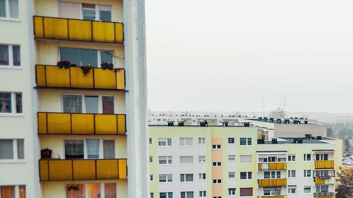 Dzieci zginęły po upadku z dziewiątego piętra. Matka pod wpływem amfetaminy Dzieci zginęły po upadku z dziewiątego piętra. Matka pod wpływem amfetaminy