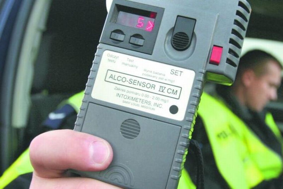 Dziecko wpadło pod samochód. Pijana matka: Nie potrzebuje pomocy Dziecko wpadło pod samochód. Pijana matka: Nie potrzebuje pomocy