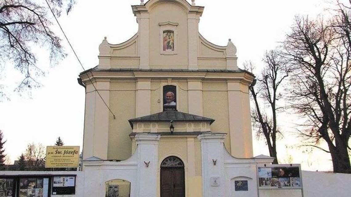 Dzieje Puław: Losy kościoła włostowickiego  po najeździe szwedzkim