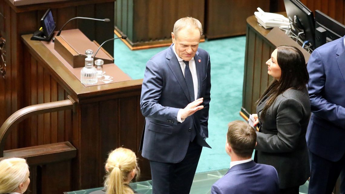 Dzień dwóch premierów w Sejmie. Donald Tusk prezesem Rady Ministrów Dzień dwóch premierów w Sejmie. Donald Tusk prezesem Rady Ministrów