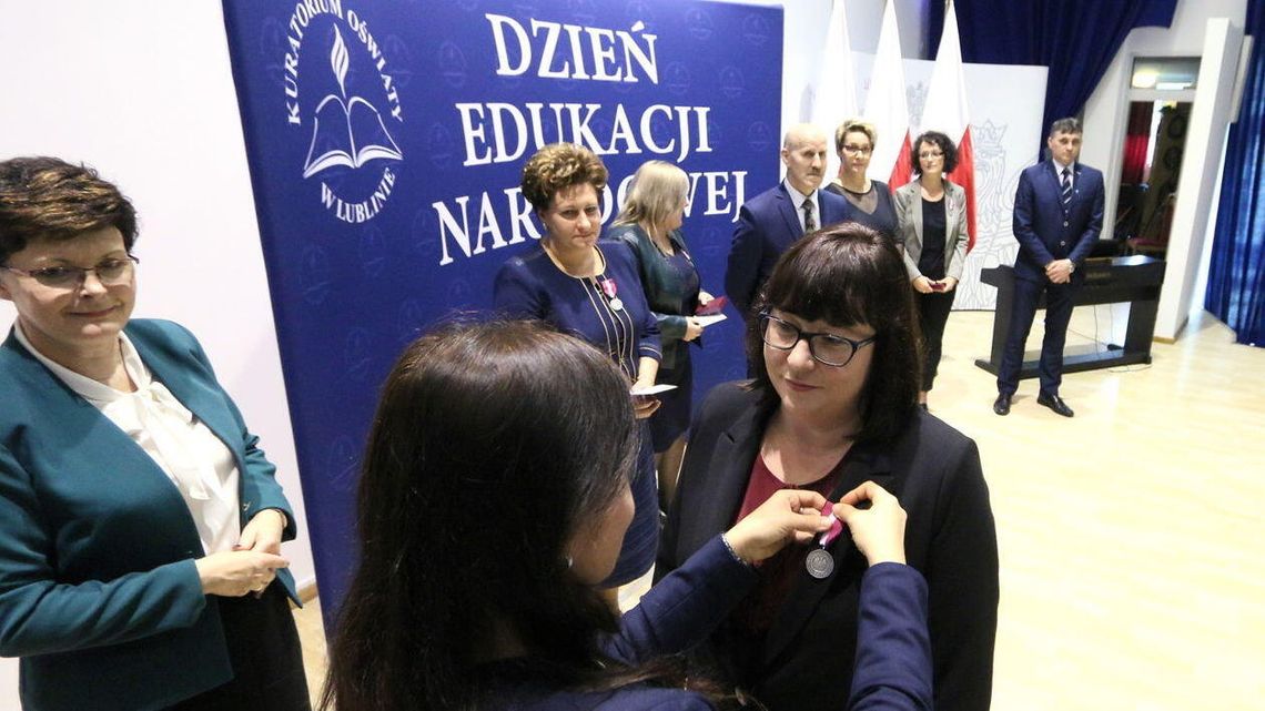 Dzień Edukacji Narodowej. Pedagodzy odbierają medale [lista nagrodzonych]