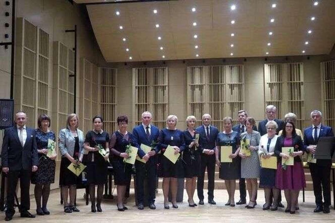 Dzień Edukacji Narodowej w Lublinie: Nagrody dla dyrektorów i nauczycieli