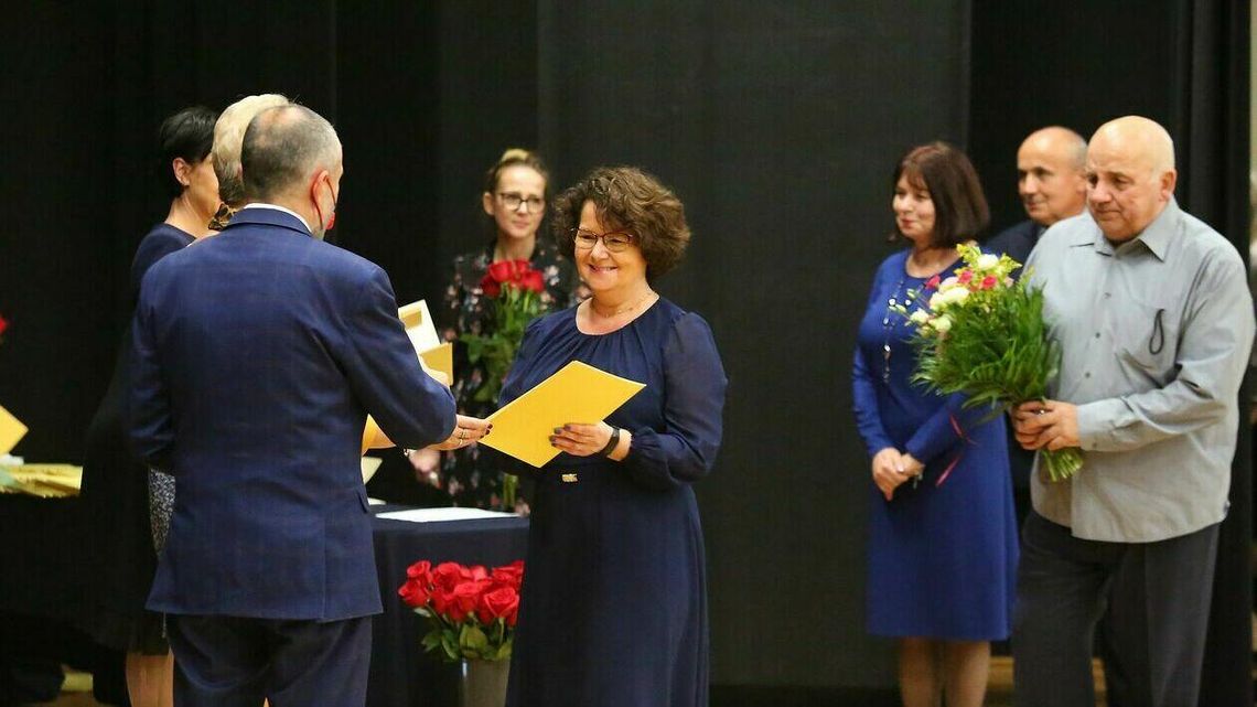 Dzień Nauczyciela w Lublinie. Na kwiatach się nie skończyło