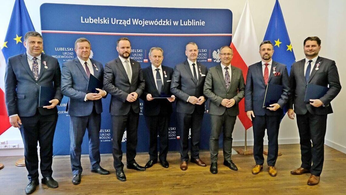 Dzień Samorządu Terytorialnego: wojewoda wręczył odznaczenia od ministra
