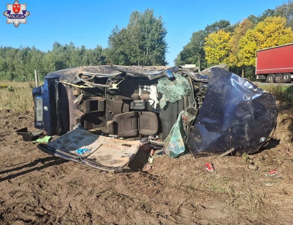 Dzień wcześniej kupił BMW. Rano dachował na polu, miał prawie 2 promile Dzień wcześniej kupił BMW. Rano dachował na polu, miał prawie 2 promile