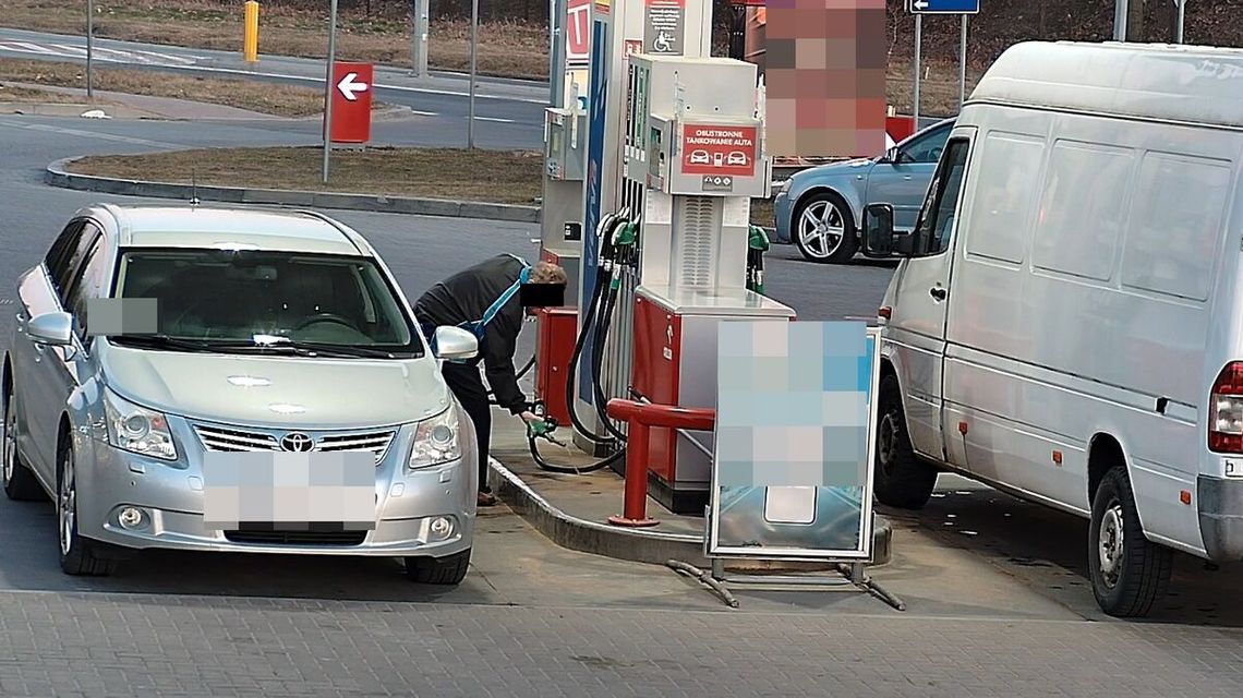 Dzień z życia 78-latka: Na stacji paliw rozlał benzynę i odpalił zapalniczkę Dzień z życia 78-latka: Na stacji paliw rozlał benzynę i odpalił zapalniczkę