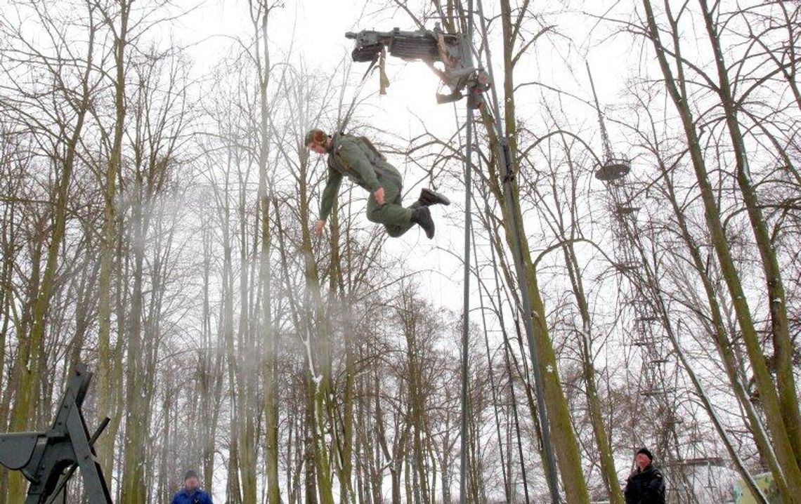 Dzień z życia Szkoły Orląt. Lekcja katapultowania (zdjęcia, wideo)