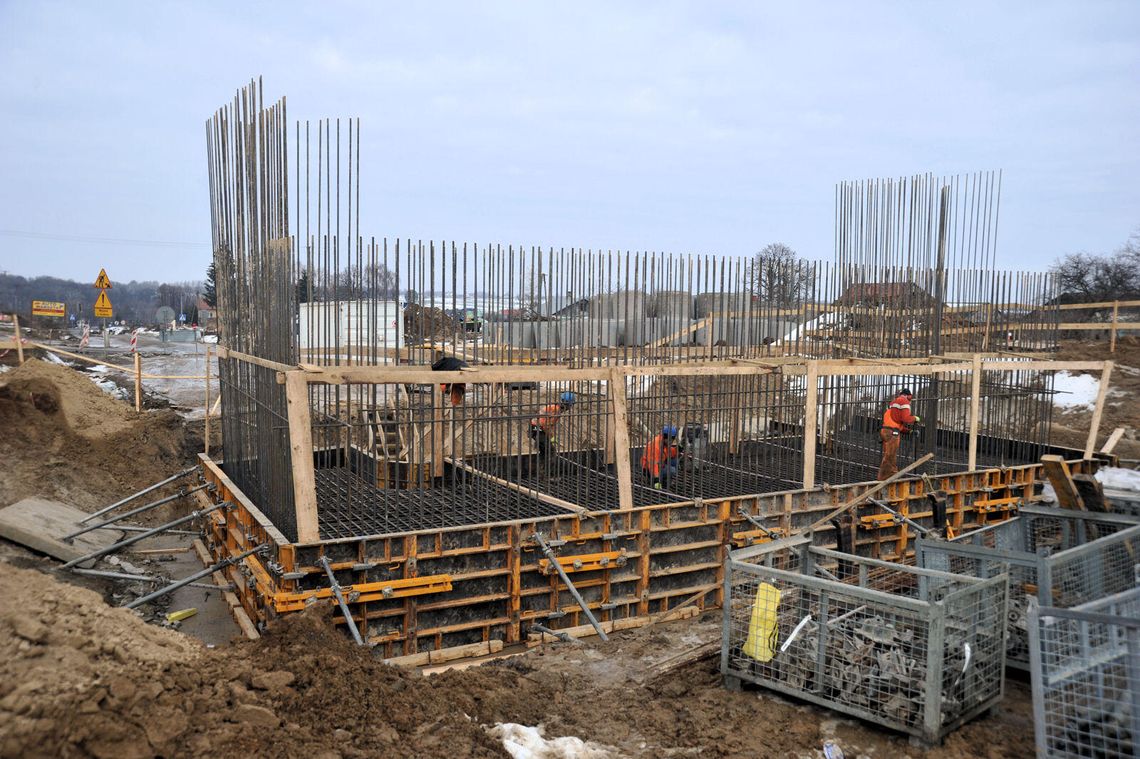 Dziennik budowy S17: Obwodnica wyszła z ziemi (zdjęcia)