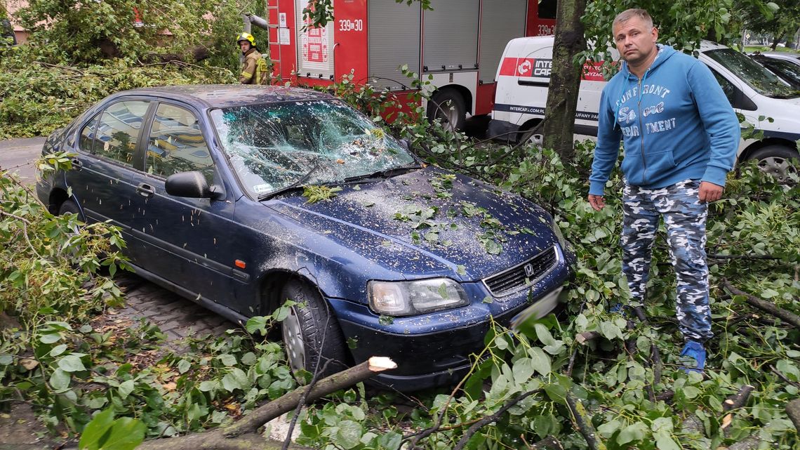 Dziesiątki zniszczonych po burzy samochodów w Lublinie. Co mogą zrobić właściciele?