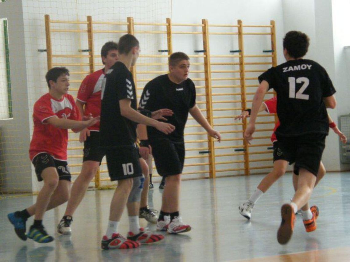 Dziesięć drużyn wzięło udział w festiwalu juniorów i młodzików w piłce ręcznej