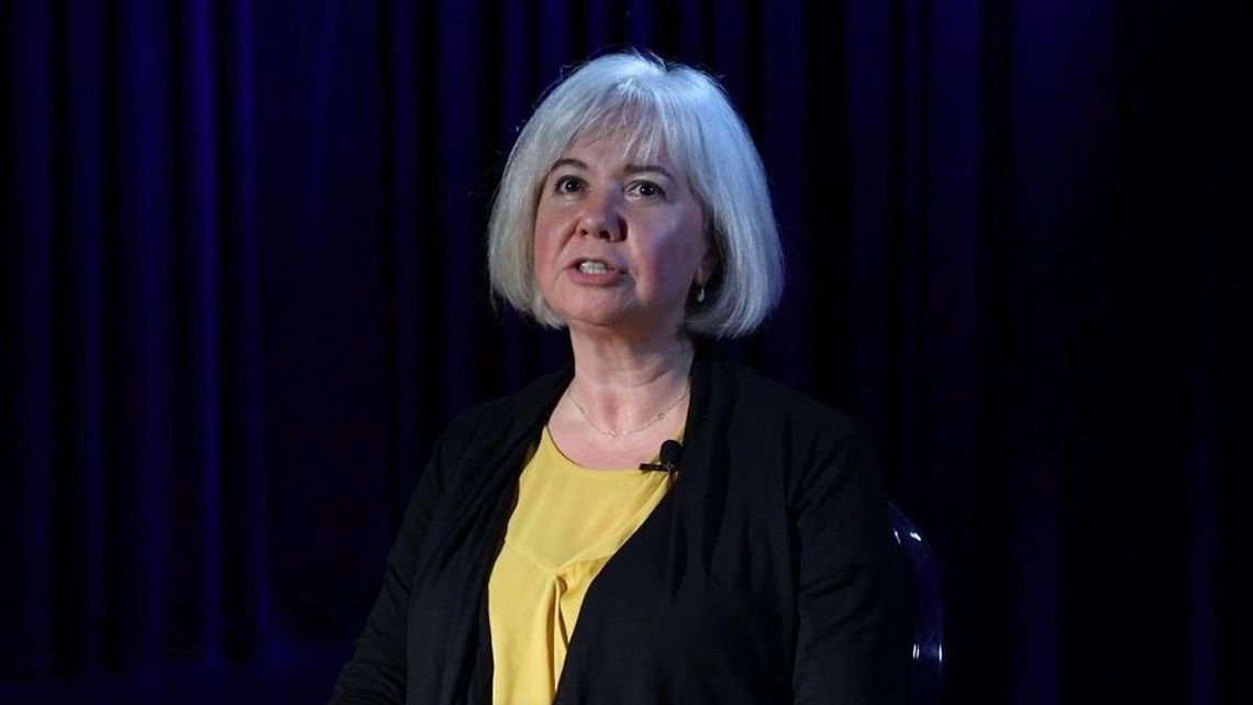 "Dziewczyny chciały zajrzeć w inny świat". Prof. UMCS tłumaczy, o co chodzi w andrzejkach