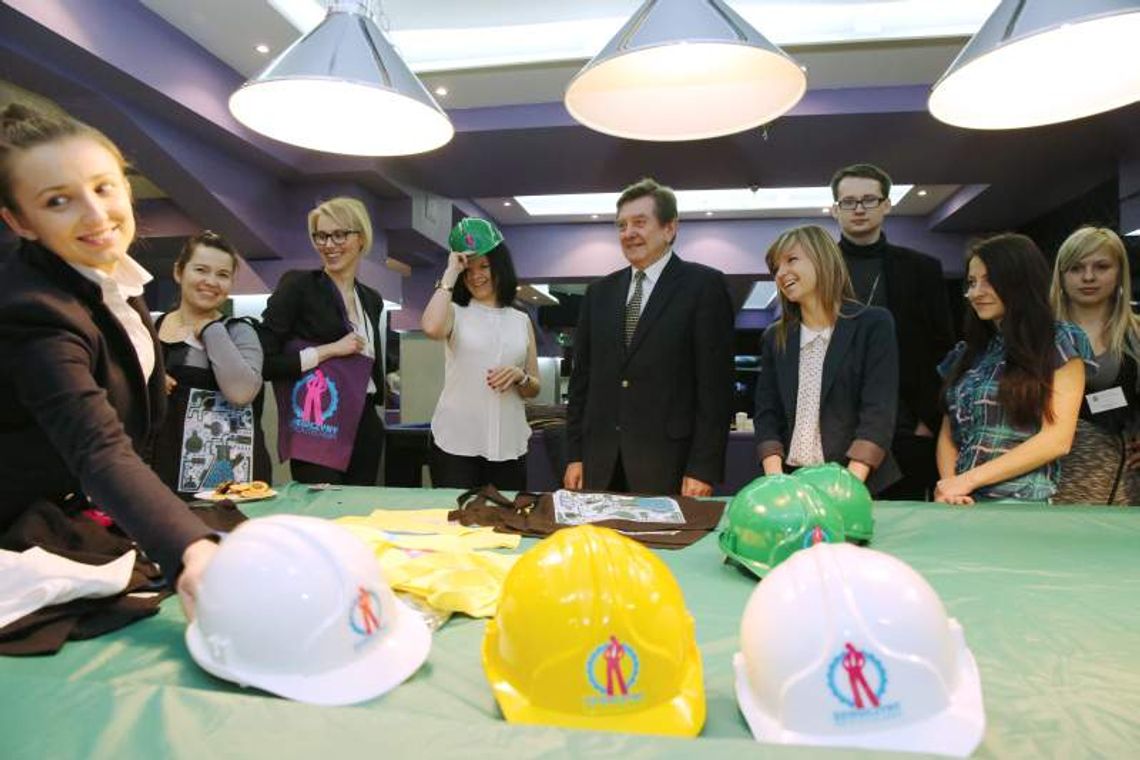 "Dziewczyny na politechniki. Panie kuszą panie "Dziewczyny na politechniki. Panie kuszą panie