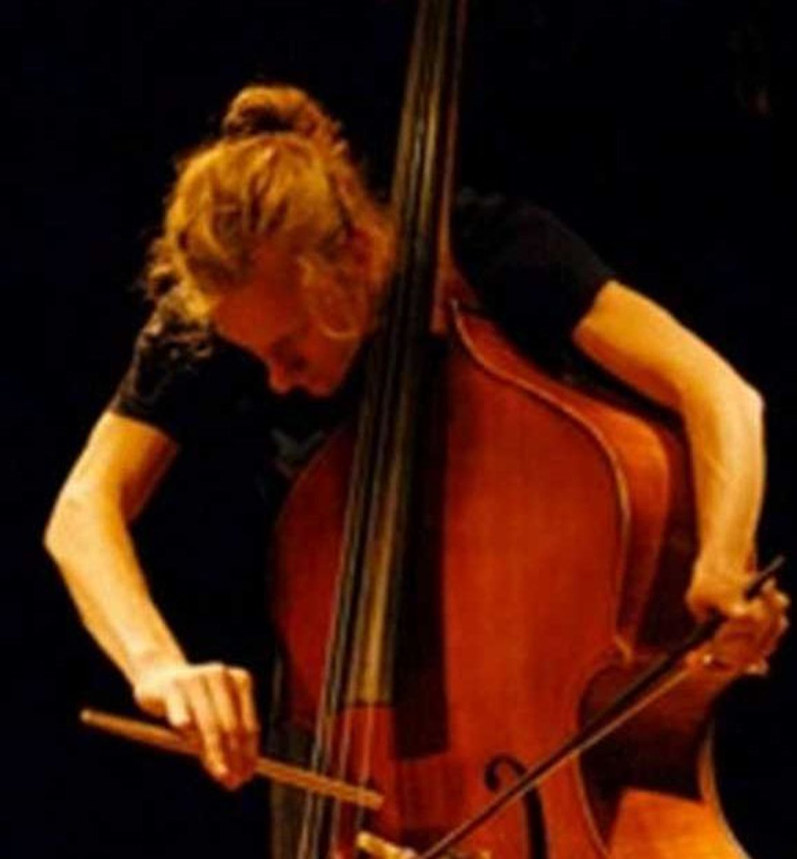 Dziobaki i Joel Grip w pubie \"Za drzwiami\"