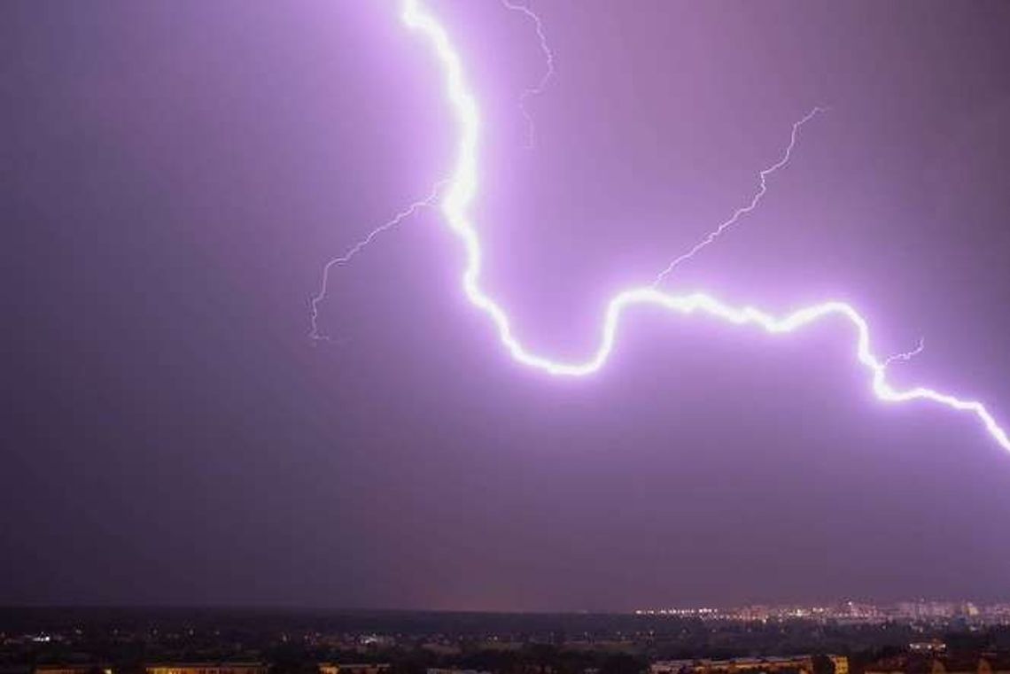 Dziś kolejny burzowy dzień. Możliwe opady gradu Dziś kolejny burzowy dzień. Możliwe opady gradu
