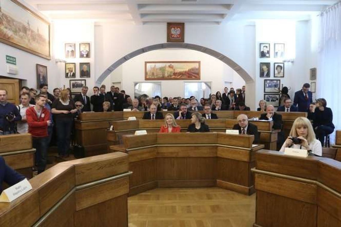 Dziś na sesji Rady Miasta: Opłaty za wodę i decyzja ws. przedszkola na ul. Bluszczowej