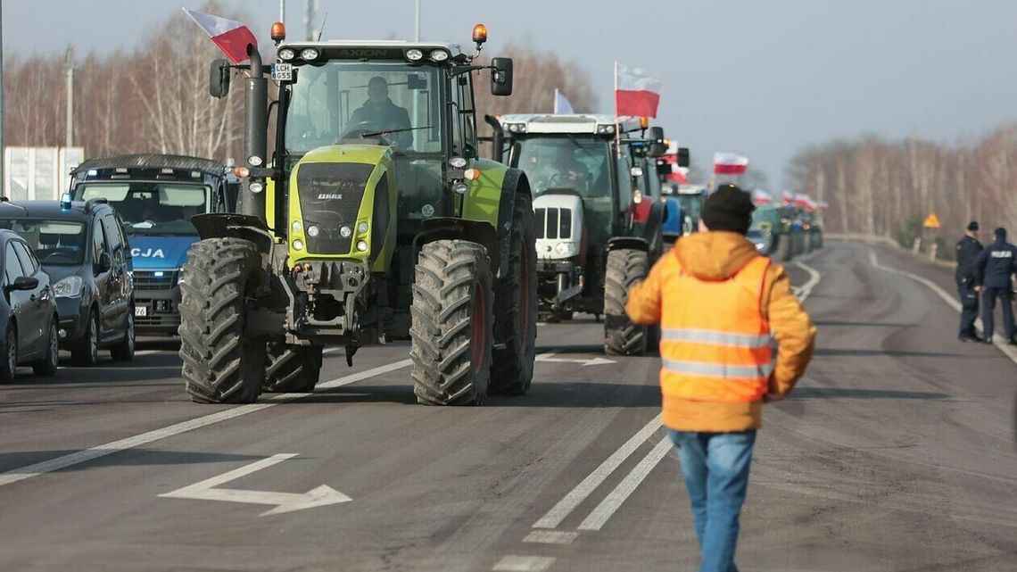 Dzisiaj blokada drogi krajowej numer 17 w województwie lubelskim. Protest rolników Dzisiaj blokada drogi krajowej numer 17 w województwie lubelskim. Protest rolników