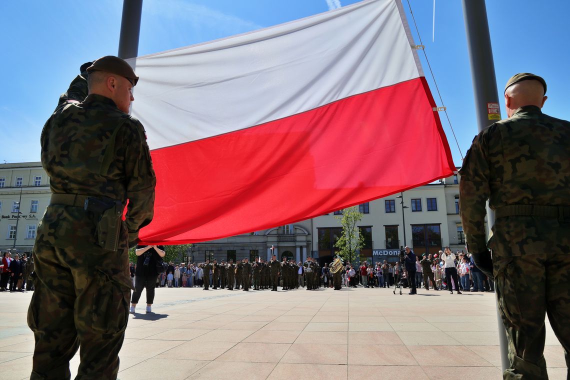 Dzisiaj Święto Flagi. Lubelskie uroczystości na Placu Litewskim
