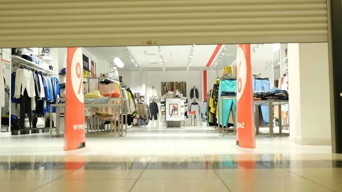 Dzisiaj wprowadzono drugi etap łagodzenia obostrzeń. Otwarte są centra handlowe i hotele Dzisiaj wprowadzono drugi etap łagodzenia obostrzeń. Otwarte są centra handlowe i hotele