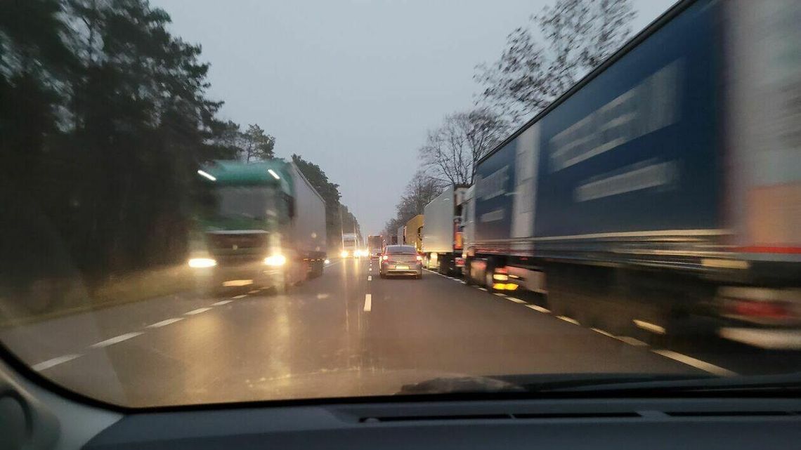 Dzisiaj zamkną przejście graniczne z Białorusią. Przejazd tylko w Lubelskiem. Będą kolejki 