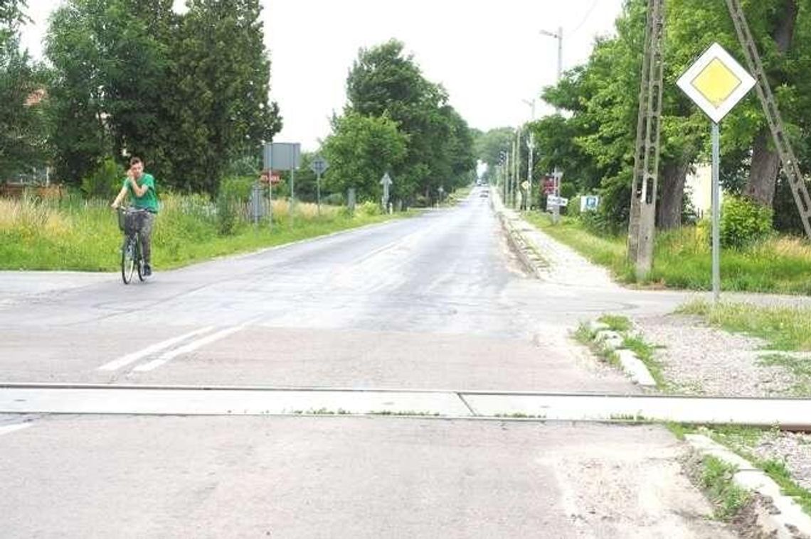 Dziurawa droga z Niedrzwicy do Bełżyc. Jest szansa na remont