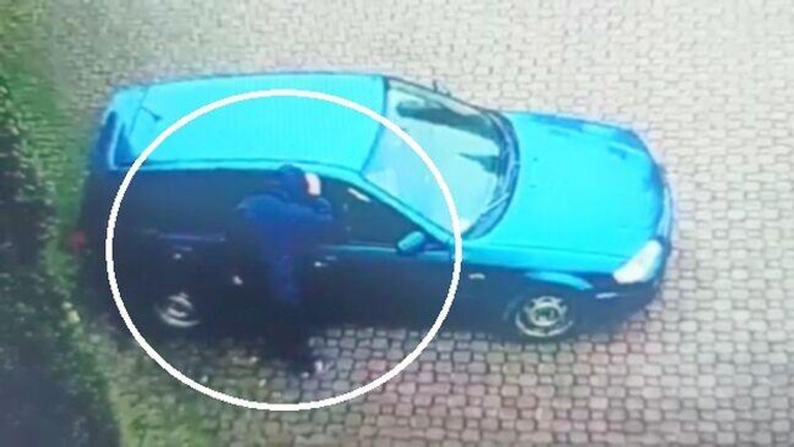 Dziwnie zachowywał się już na mszy. A pod kościołem "skorzystał z okazji"