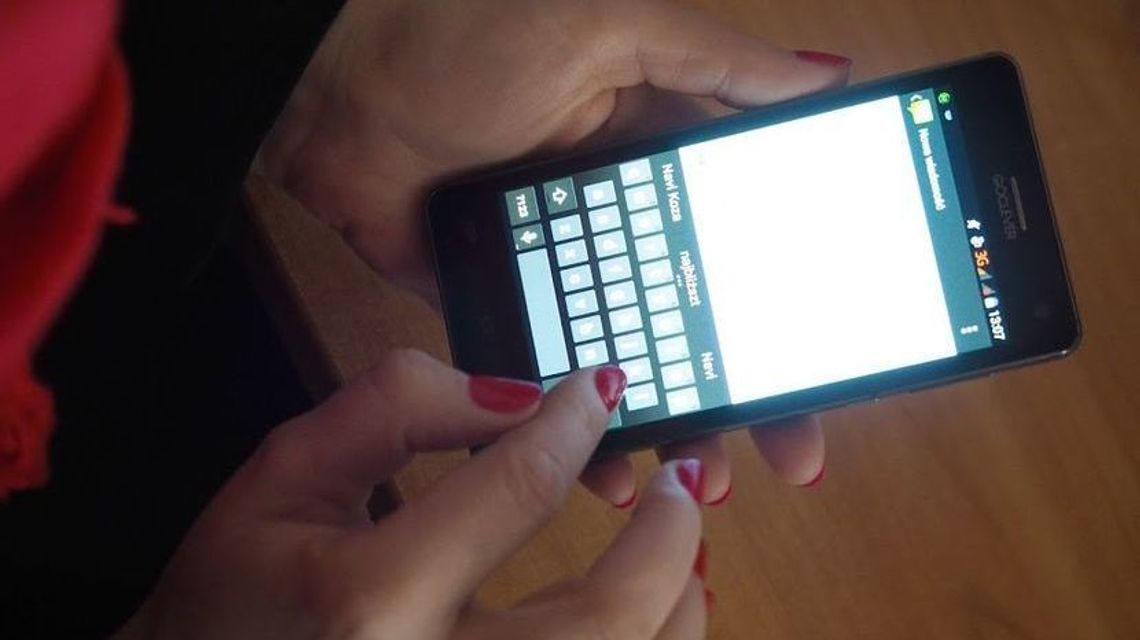 Dzwonią i mówią o "tajnej akcji". Wybierają starsze osoby Dzwonią i mówią o "tajnej akcji". Wybierają starsze osoby