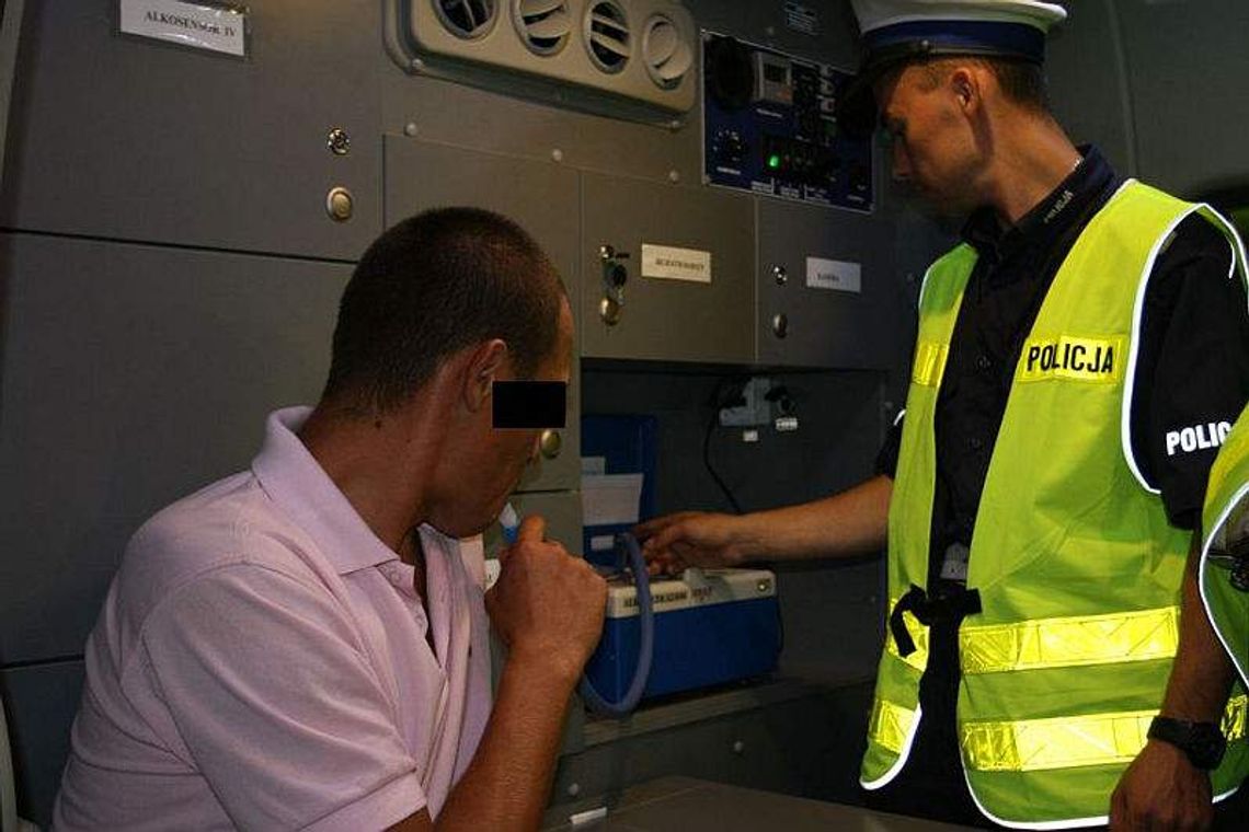 Efekty akcji policji: Pasażer z marihuaną i "tatuś" z 2 promilami (wideo)