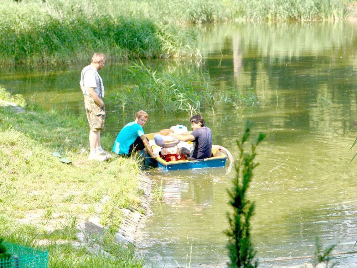 Efektywne Mikroorganizmy oczyszczą staw w Lubartowie