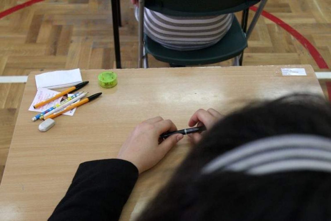 Egzamin gimnazjalny 2015. ANGIELSKI podstawowy, rozszerzony - odpowiedzi, arkusze