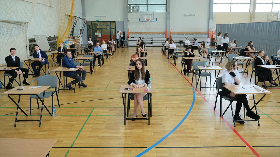 Egzamin ósmoklasisty 2023 już we wtorek. Awokado może pomóc zdać go lepiej