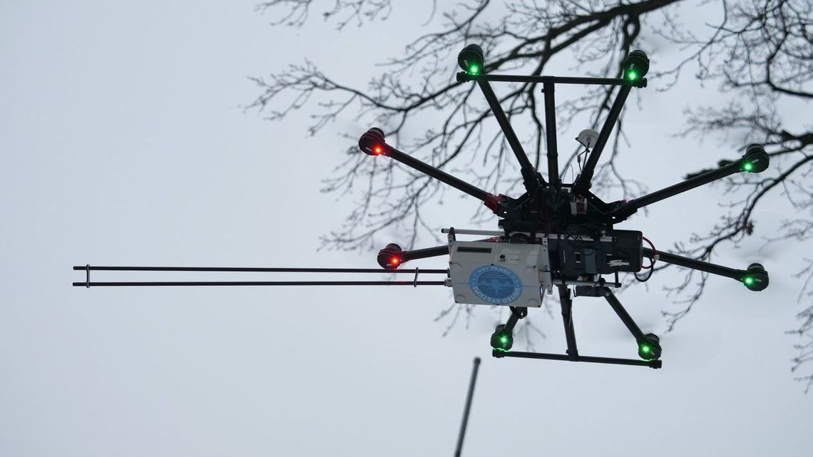 Eko – patrol. W wychwytywaniu „trucicieli” pomaga dron