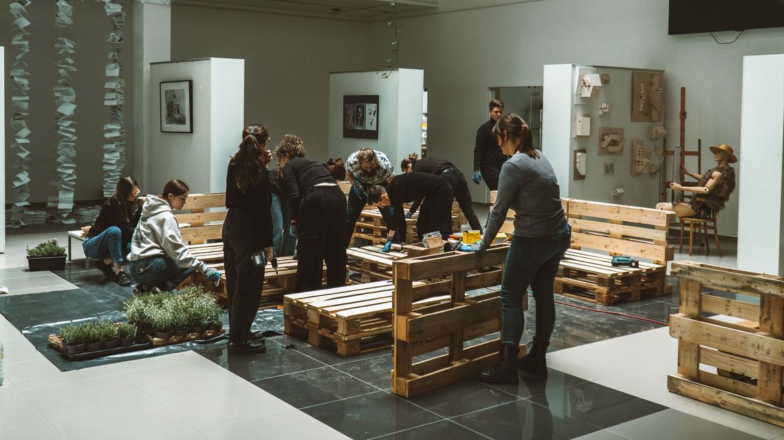 Ekologiczne meble z palet na Politechnice Lubelskiej Ekologiczne meble z palet na Politechnice Lubelskiej