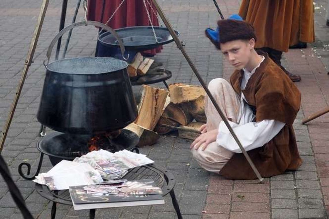 Ekologiczne pyszności pod zamkiem (zdjęcia, wideo) Ekologiczne pyszności pod zamkiem (zdjęcia, wideo)
