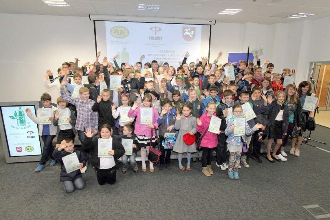 Ekologiczni zbieracze nagrodzeni. Jeden uczeń zebrał 37 tys. butelek