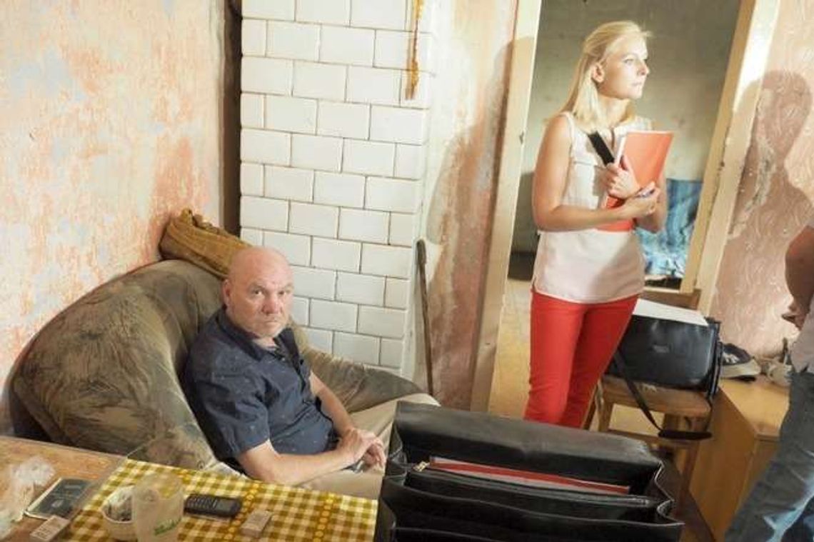 Eksmisja z miejskich mieszkań się nie udała. Hotel anulował rezerwację (WIDEO)