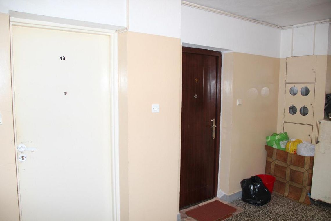 Eksmitowany nie chciał mieszkać w bloku socjalnym. Koczuje w pustostanach