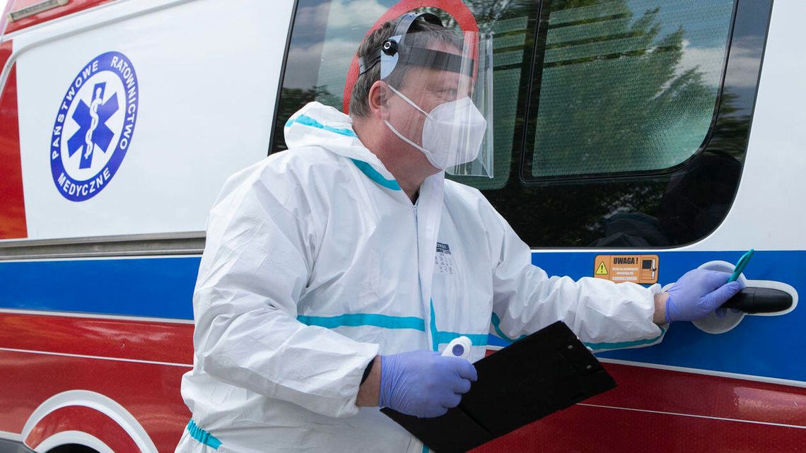 Eksperci: Dystans społeczny może nie ochronić przed koronawirusem. "Nic nie jest bez ryzyka" Eksperci: Dystans społeczny może nie ochronić przed koronawirusem. "Nic nie jest bez ryzyka"