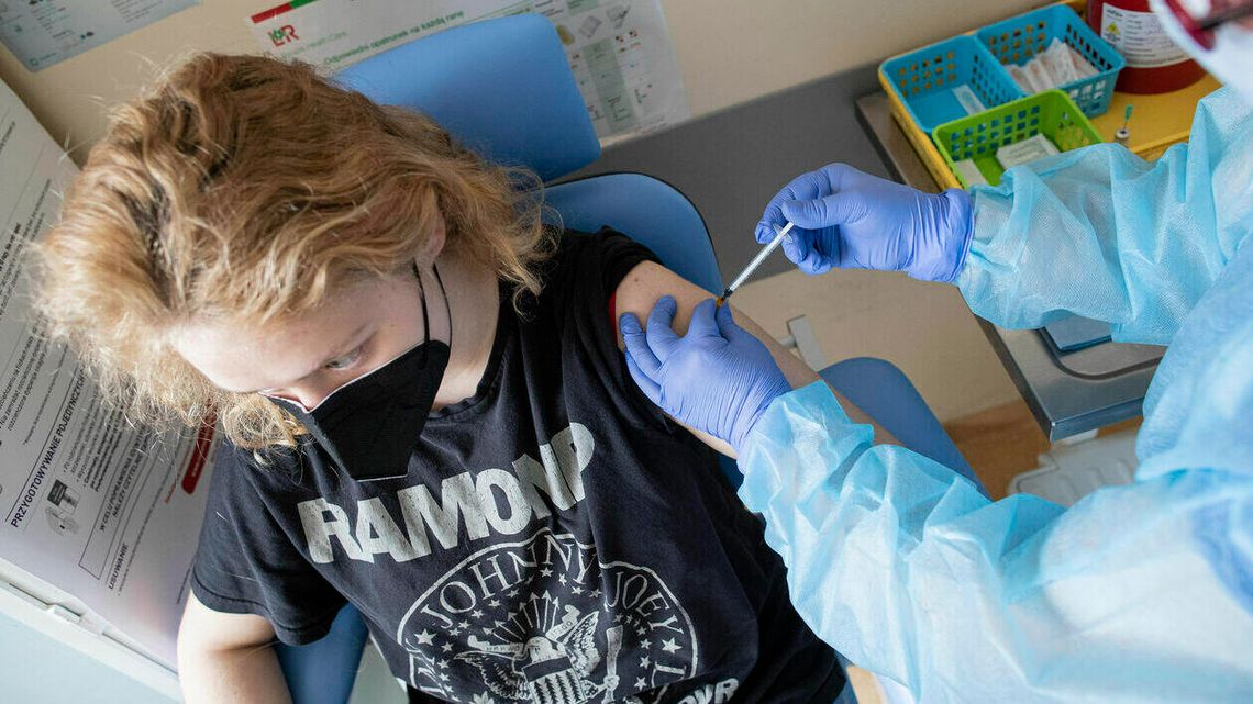 Ekspert: Bezpieczeństwo populacji zależy też od zaszczepienia dzieci przeciwko COVID-19