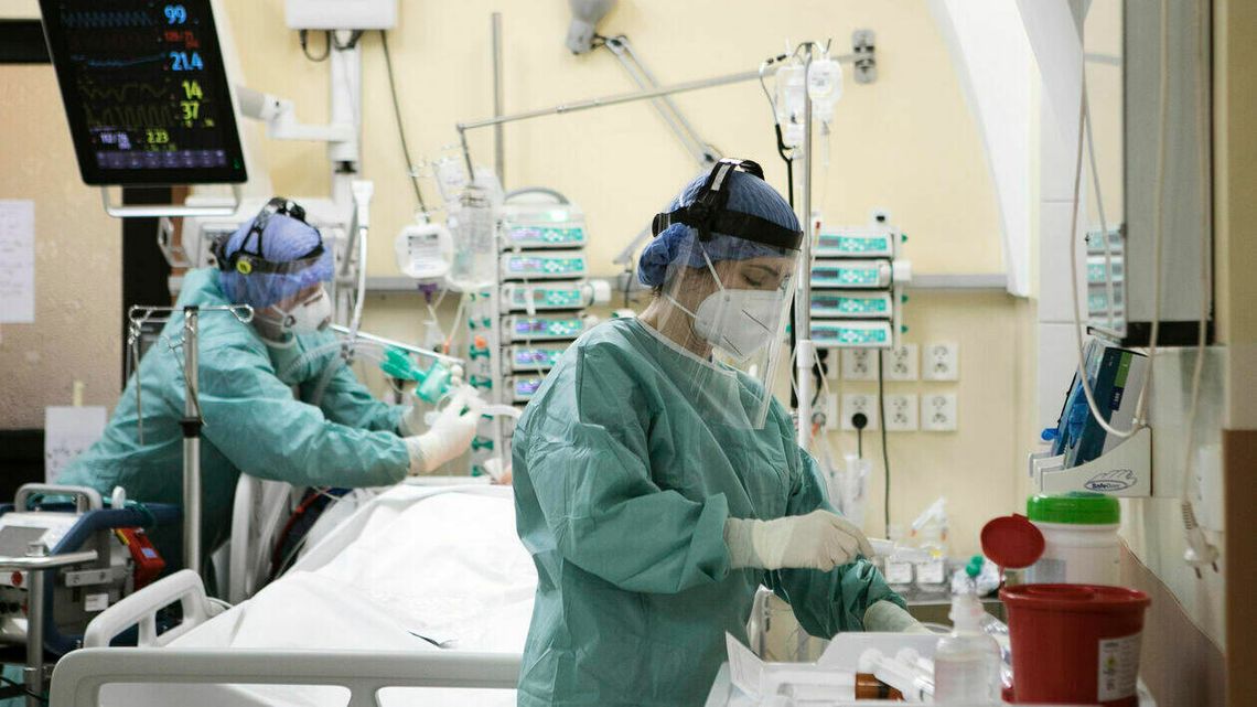 Ekspert: Pandemia jeszcze się nie skończyła, musimy uważać