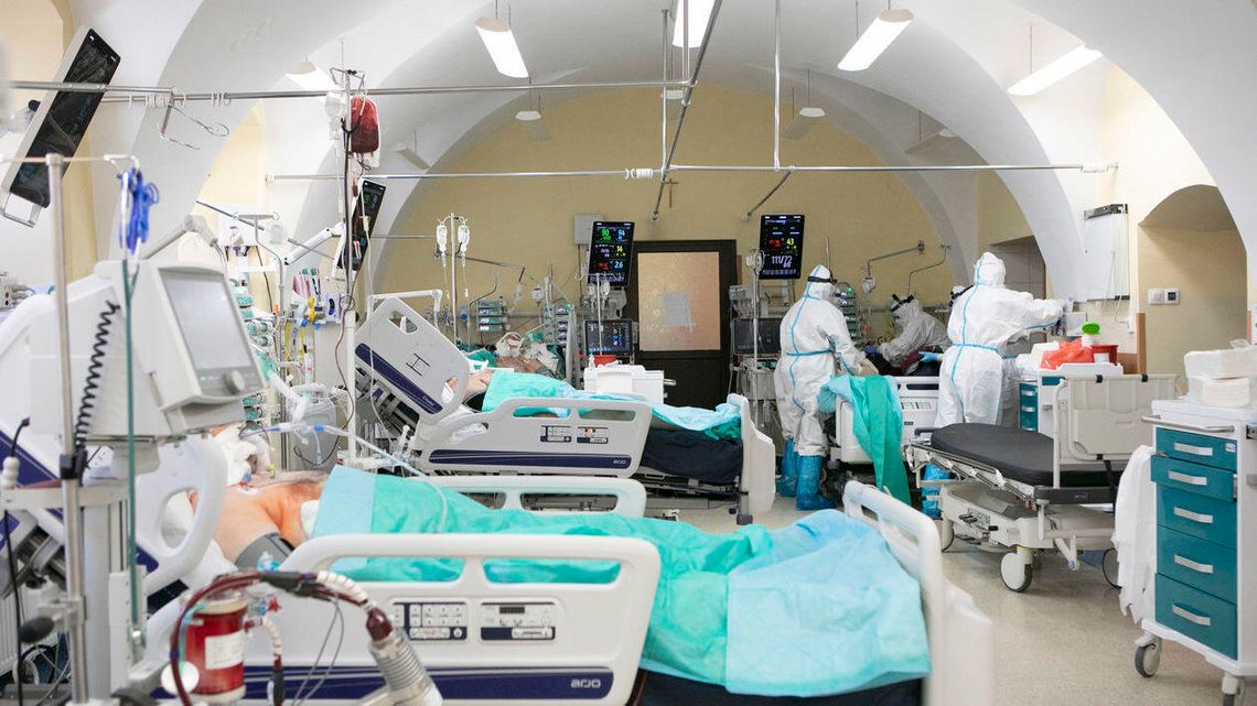 Ekspert: Spadek dziennej liczby zakażeń może nastąpić dopiero za dwa, trzy tygodnie