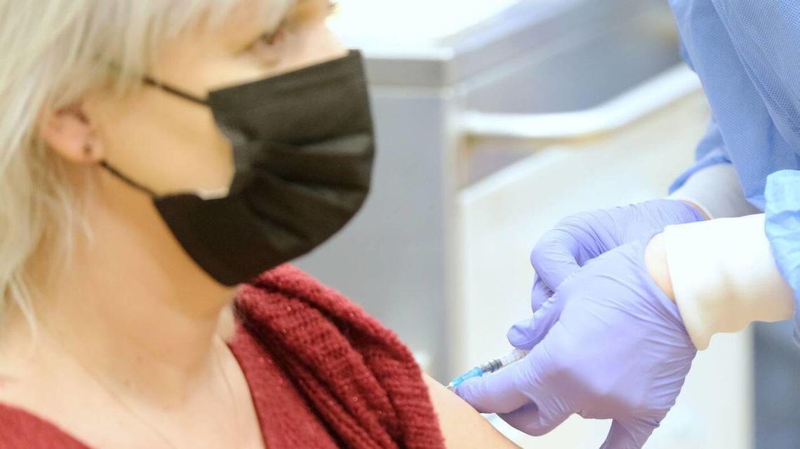 Ekspert: Szczepionkę na grypę modyfikuje się co roku, czy tak będzie w przypadku SARS-CoV-2 zależy od dynamiki jego zmienności Ekspert: Szczepionkę na grypę modyfikuje się co roku, czy tak będzie w przypadku SARS-CoV-2 zależy od dynamiki jego zmienności