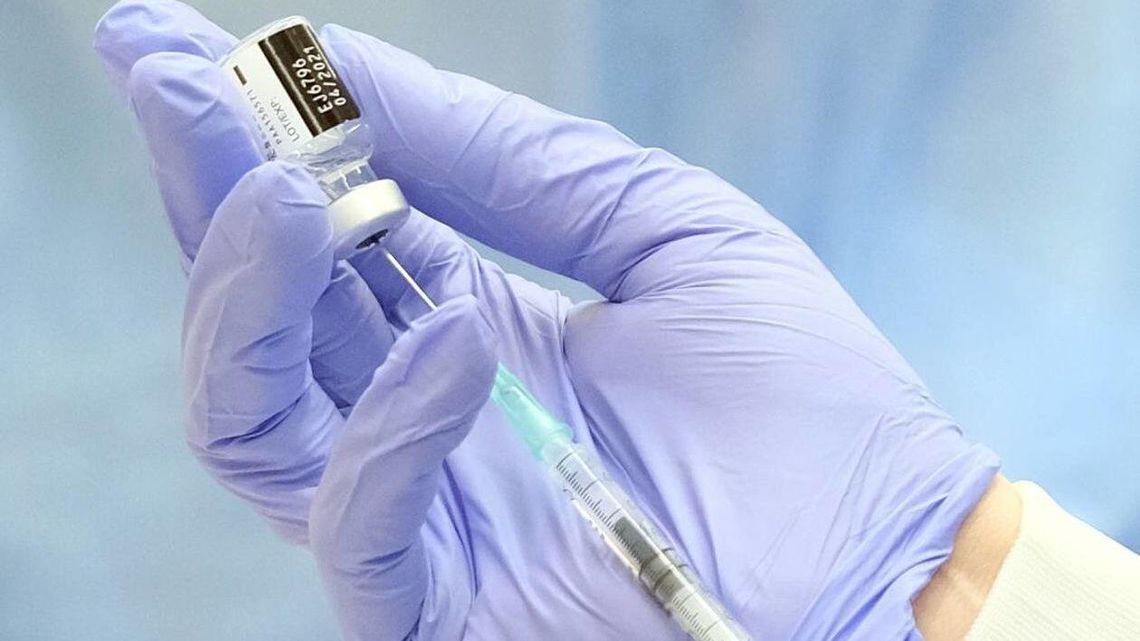 Ekspert: szczepionki przeciwko COVID-19 bezpieczne dla osób z chorobami współistniejącymi