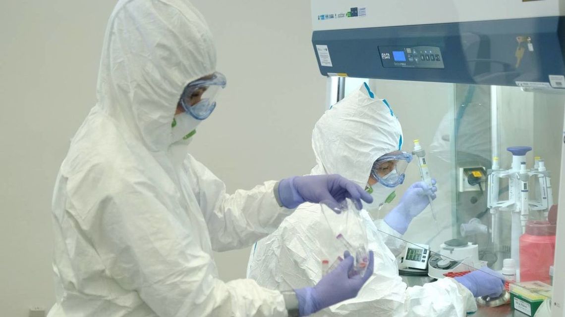 Ekspert: Wyścig o skuteczną szczepionkę na COVID-19 jeszcze się nie skończył