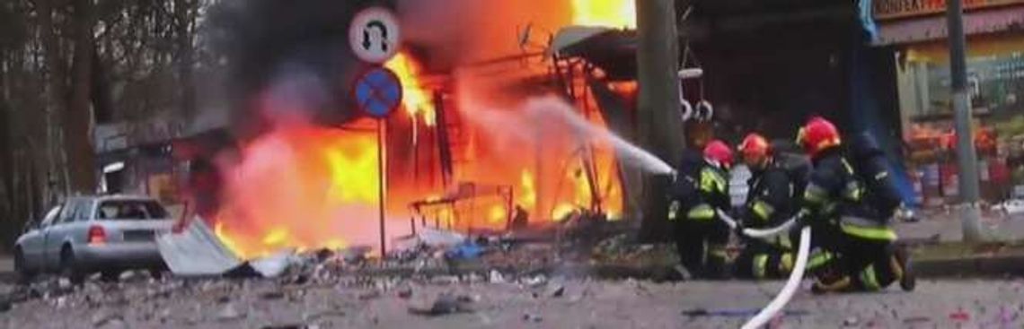 Eksplozja i pożar na stoisku z fajerwerkami (wideo) Eksplozja i pożar na stoisku z fajerwerkami (wideo)